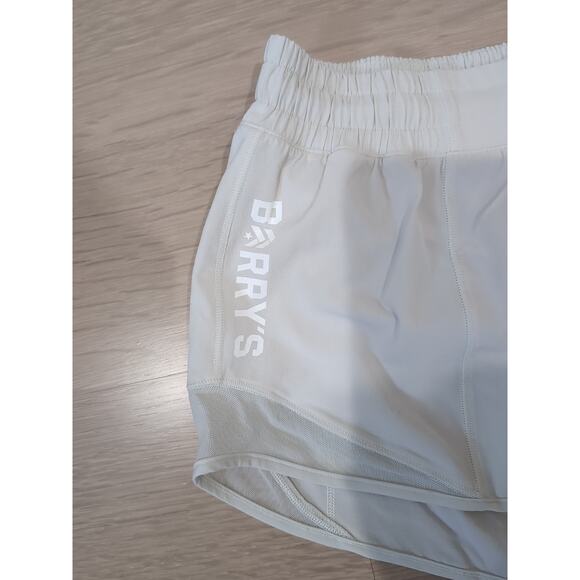 New Lululemon Size 10 Hotty Hot High Rise HR Lined Short 2.5" Bone White - Picture 3 of 8